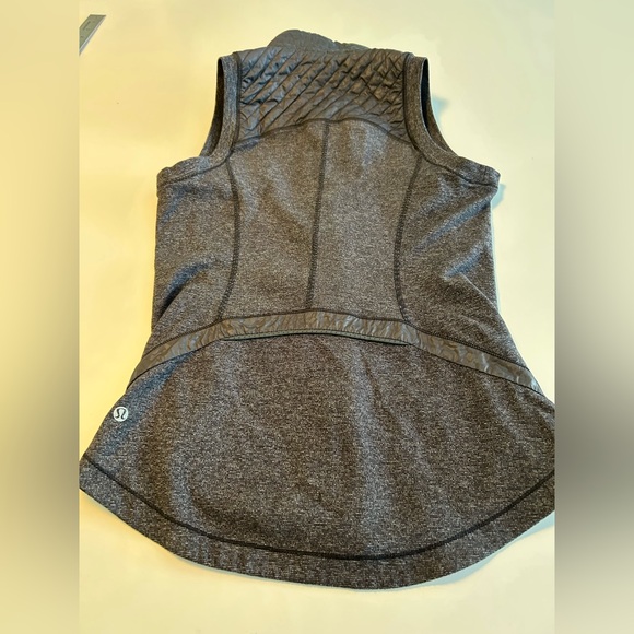 Lululemon Rebel Runner Vest, Black Petal Camo Embossed Wee Stripe Full, Sz S - Picture 7 of 12